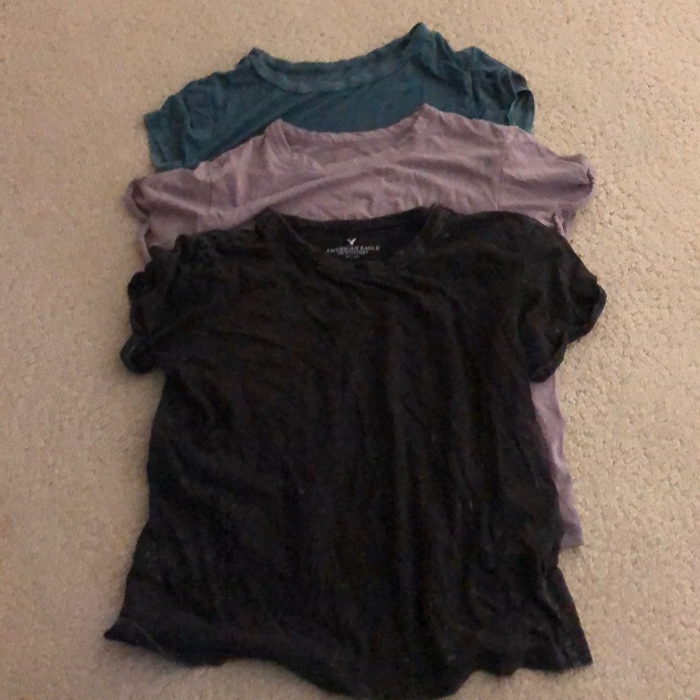 EUC AEO 3 T shirts. Super soft!  XSmall.